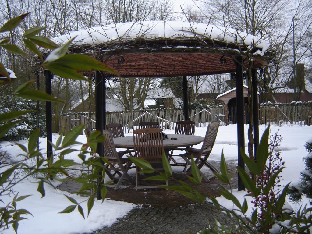 B&B Wisteria Herne Exterior photo